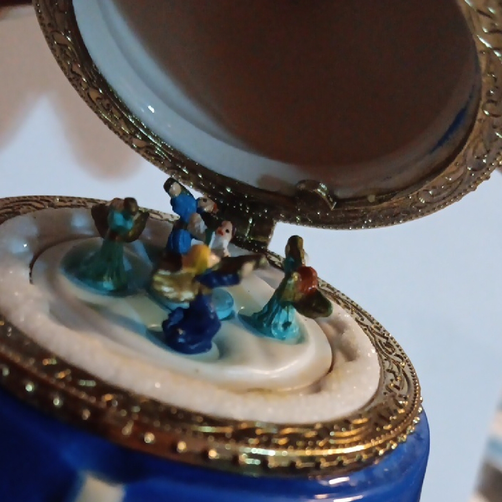 Celestial Blue and Gold Angel Decor with Star Accents - Picture 4 of 6
